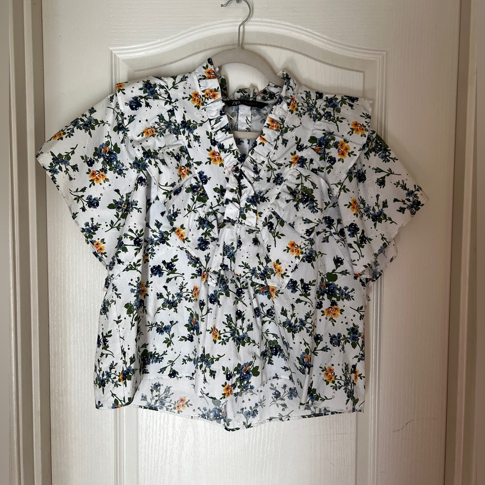 Zara - Women’s floral short sleeve shirt